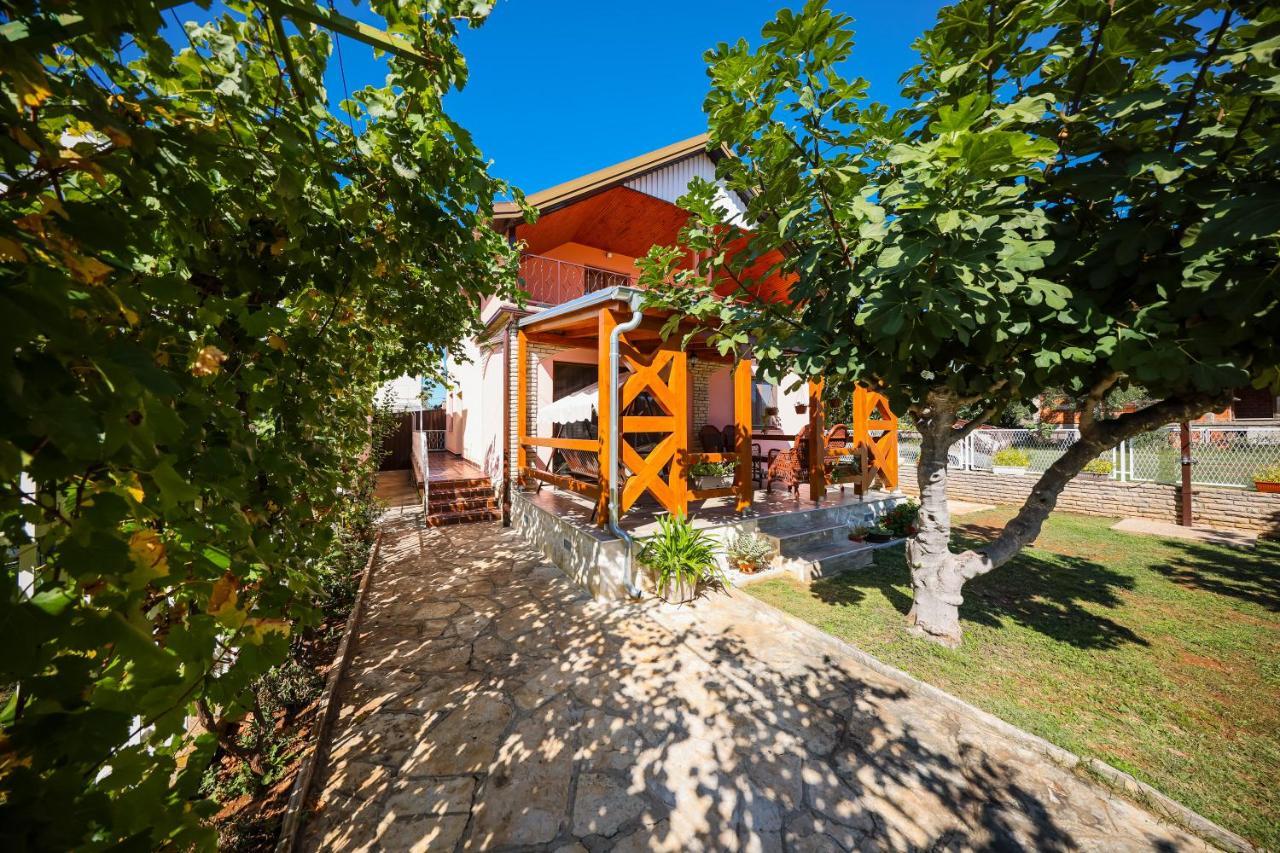 Apartment Ruza Sukošan Kültér fotó
